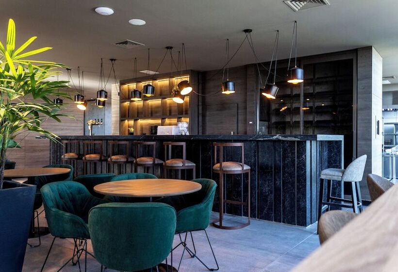 فندق Howard Johnson Plaza La Ribera