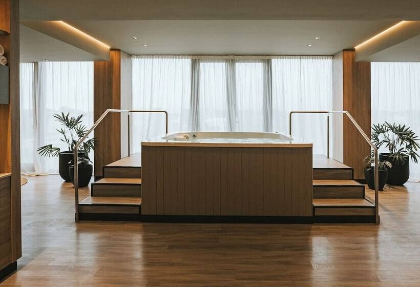 فندق Howard Johnson Plaza La Ribera