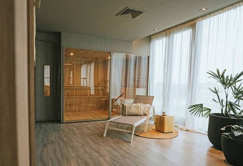 فندق Howard Johnson Plaza La Ribera