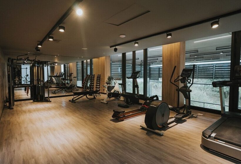 فندق Howard Johnson Plaza La Ribera