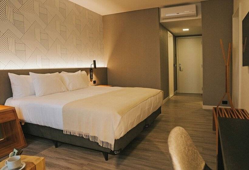 فندق Howard Johnson Plaza La Ribera