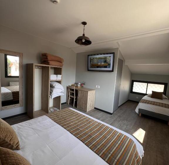 ホテル Hôtel La Pinède