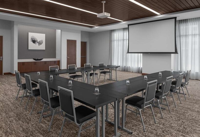 فندق Hyatt House Lansing University Area