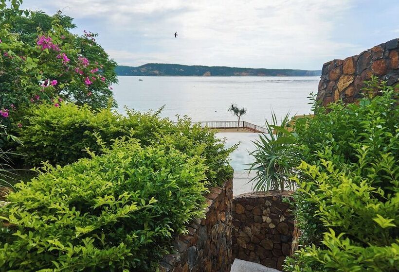 בית מלון כפרי Inlight Lombok Eco Resort