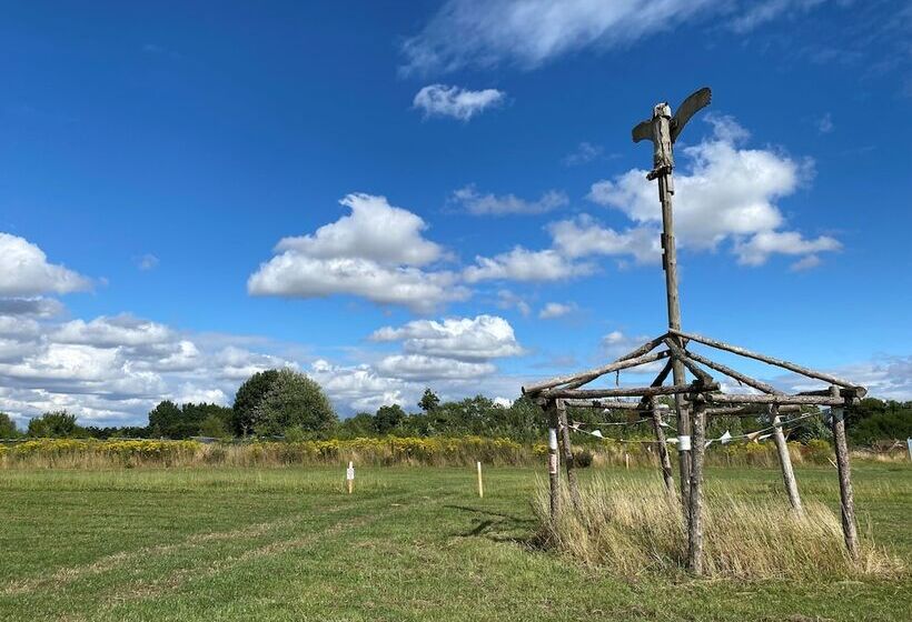 Отель Inviting 3 Bedroom Lodge In Ashton Under Hill