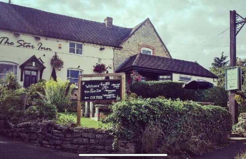 Отель Inviting 3 Bedroom Lodge In Ashton Under Hill