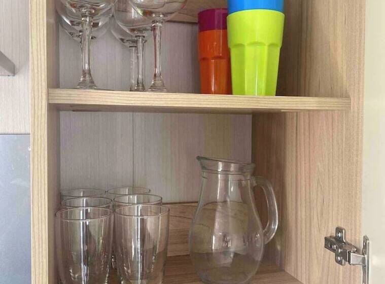 هتل Luxuary Static Caravan Sleeps 6 Coopers Beach   Luxurious Get Away