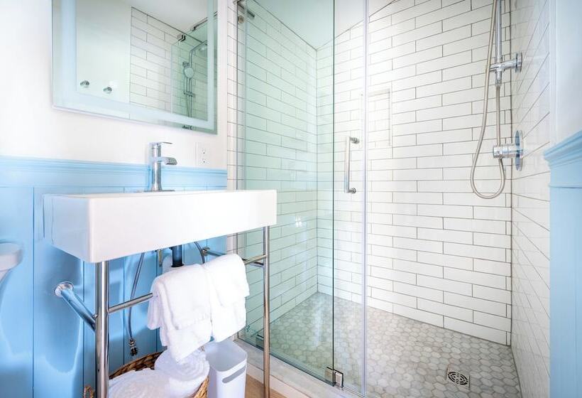 Отель Marina Bay Cottages