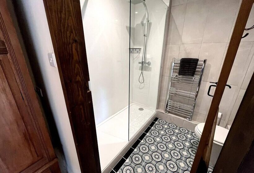 هتل روستایی Peak District Old Forge In Over Haddon