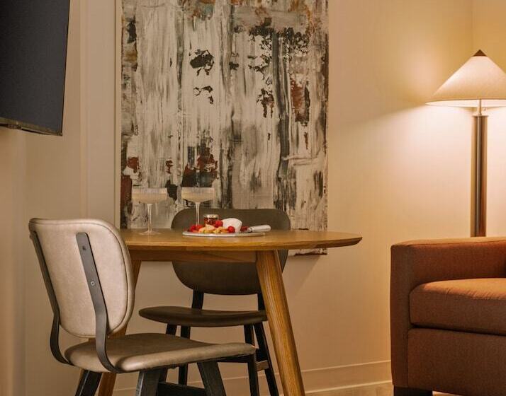 هتل Sonder The Fitz