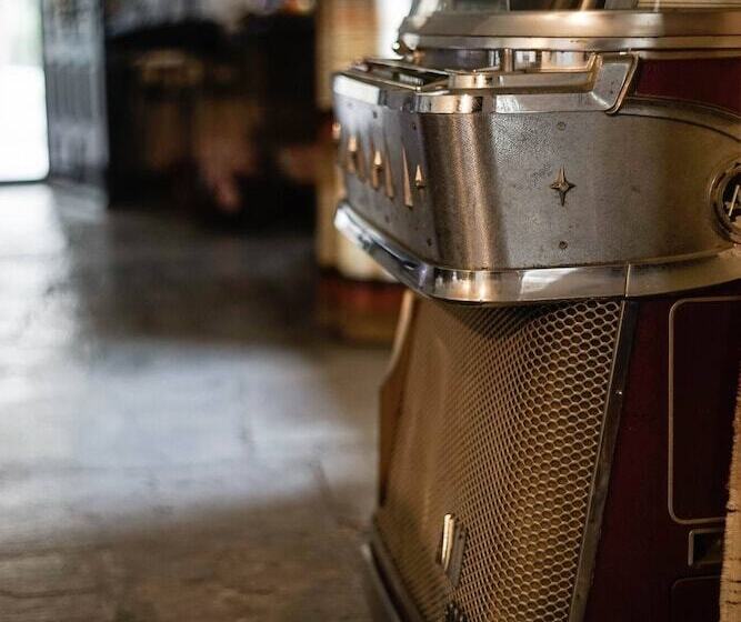 בית מלון כפרי Sonia Rustic Mansion   5bd 30 Sec Walk To Beach