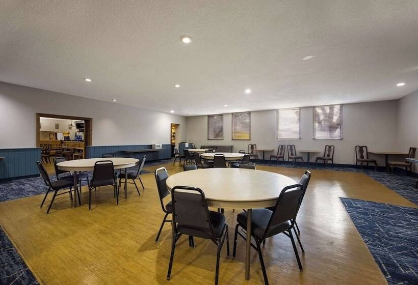 فندق Suburban Studios Canon City