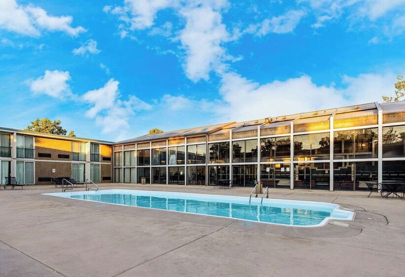 فندق Suburban Studios Canon City