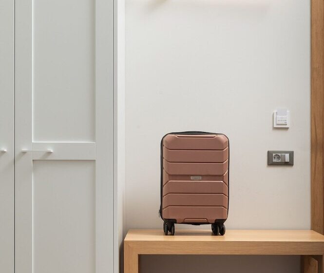 ホテル The Alma City