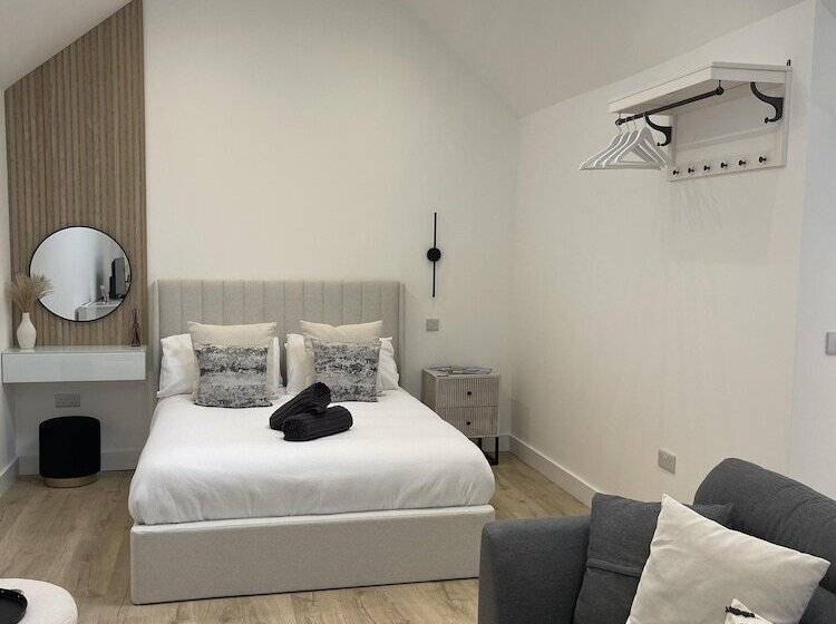 فندق The Lodge Hideaway   Studio Style, Simple Luxury