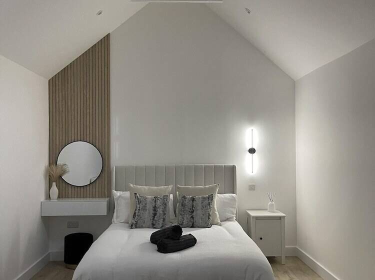 فندق The Lodge Hideaway   Studio Style, Simple Luxury