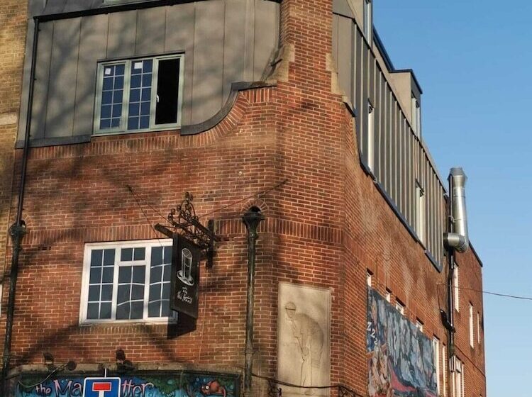 فندق The Mad Hatter S Guestrooms