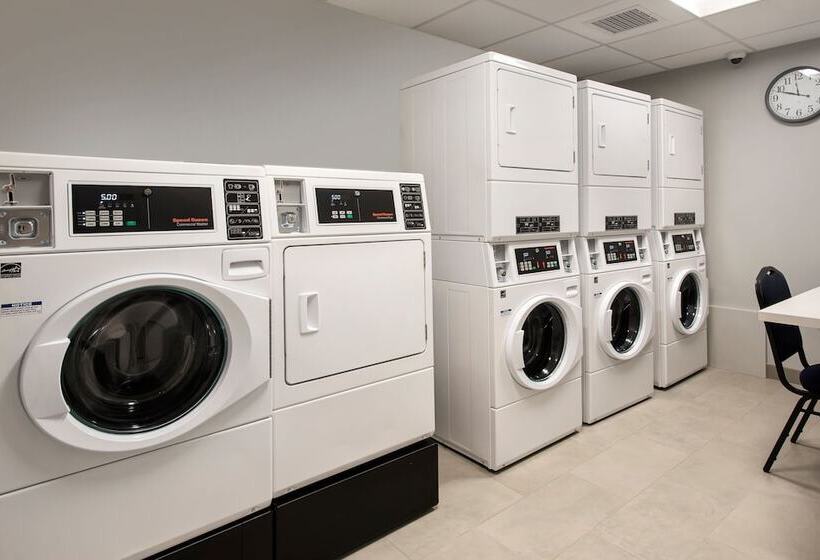 Отель Towneplace Suites Portland Airport Me