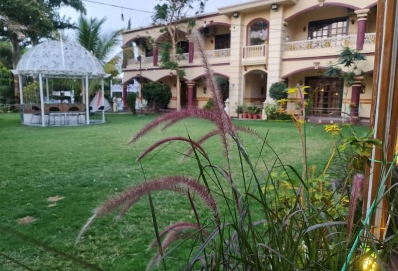 호텔 Woods Inn Resort