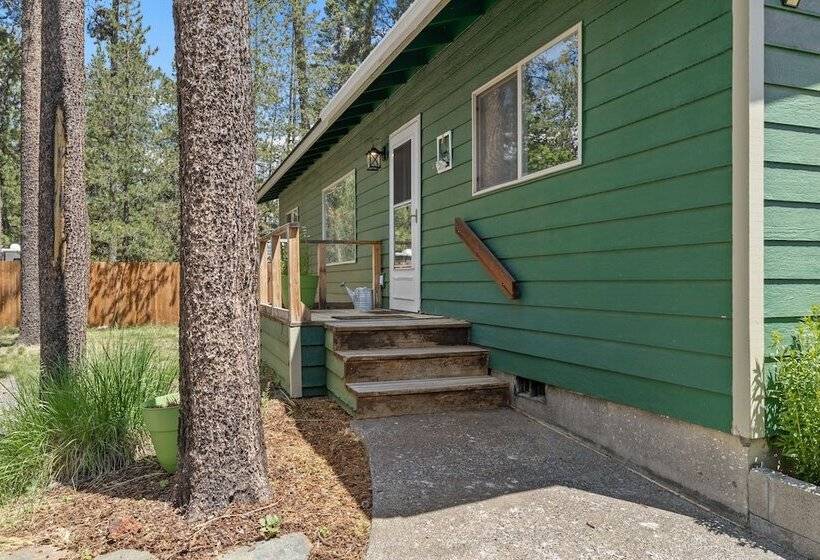Labrador Retreat
