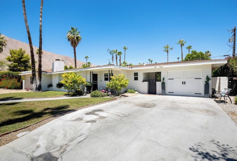 Mesquite Escape Amazing Outdoor Space!