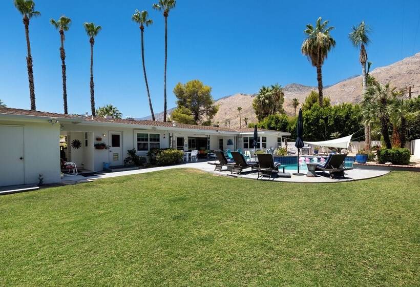 Mesquite Escape Amazing Outdoor Space!