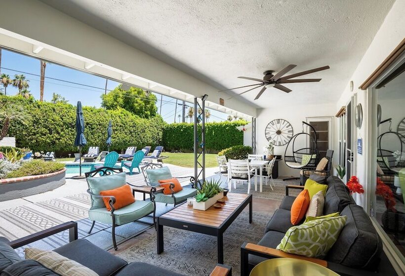 Mesquite Escape Amazing Outdoor Space!