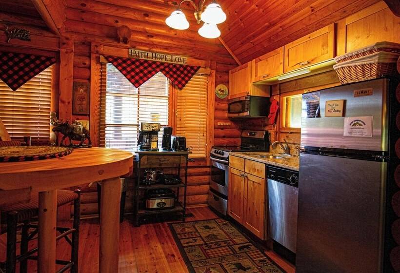 Moose Lodge With Hot Tub