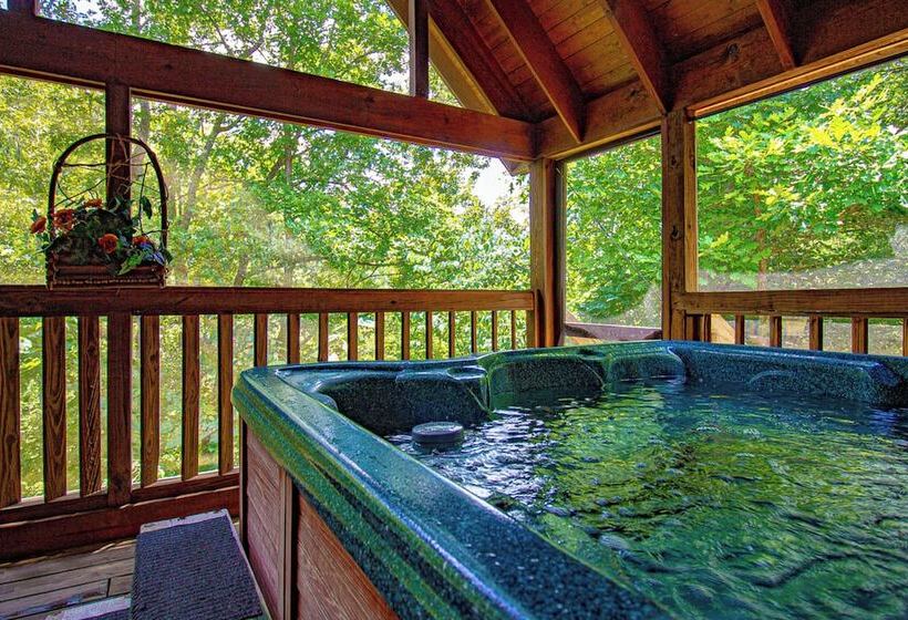 Moose Lodge With Hot Tub