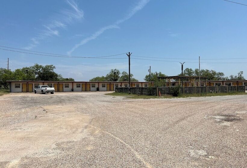 모텔 Ballinger Inn