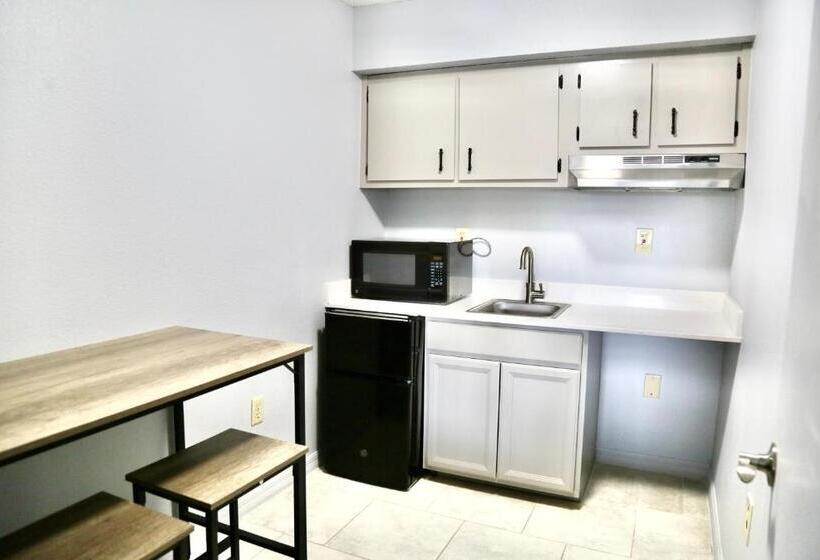 מוטל Home Inn & Suites Orlando Apopka