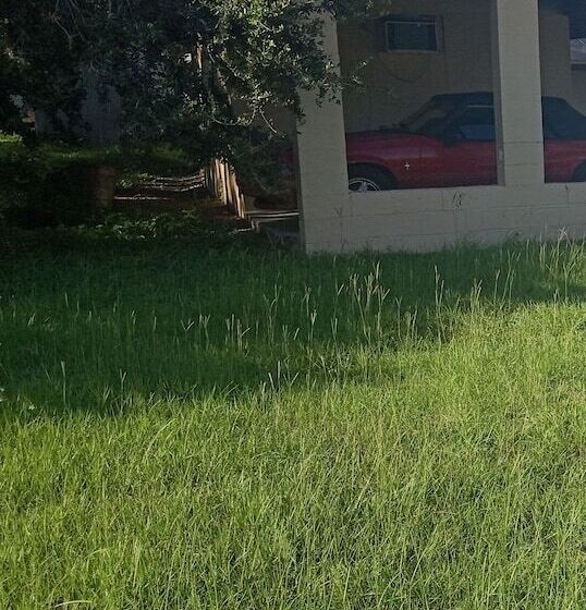 מוטל Homes N Courts