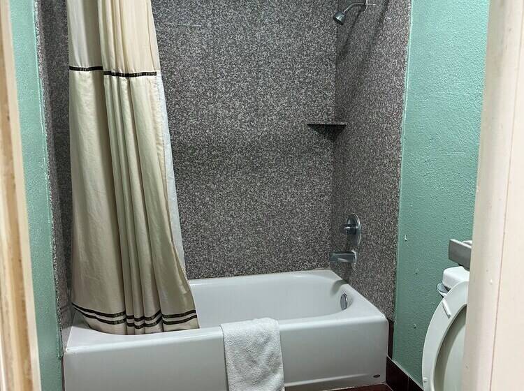 מוטל Roadside Inn