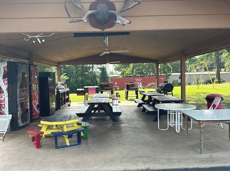 فندق على الطريق Sportsman S Lodge