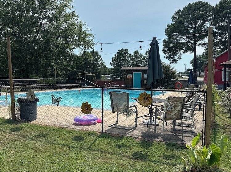 فندق على الطريق Sportsman S Lodge