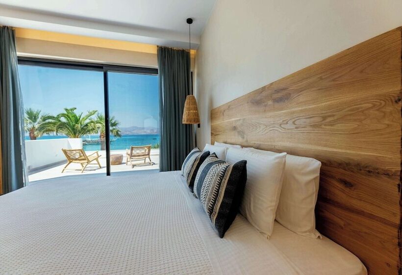 Ostrako Beachside Suites