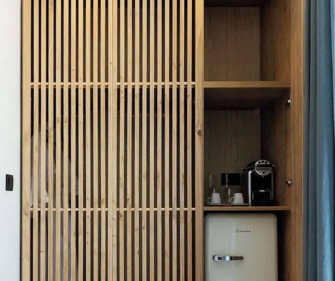 Ostrako Beachside Suites