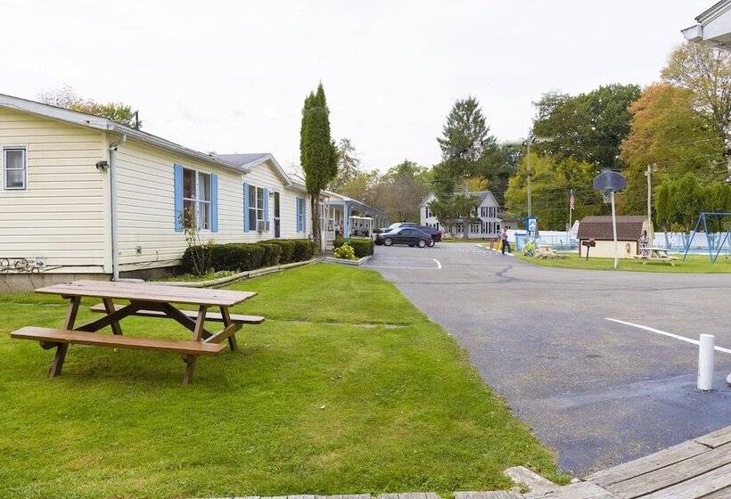Parkside Motel By Oyo Meadville Conneaut Lake
