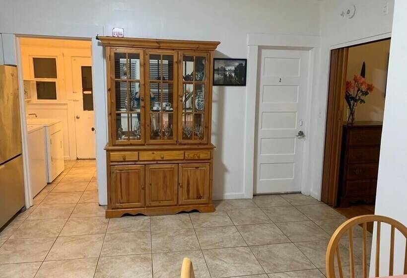 פנסיון Affordable Private Rooms Near Berkeley