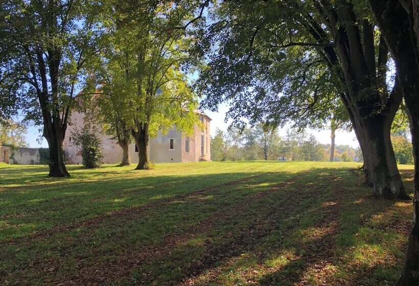 פנסיון Château De Meauce