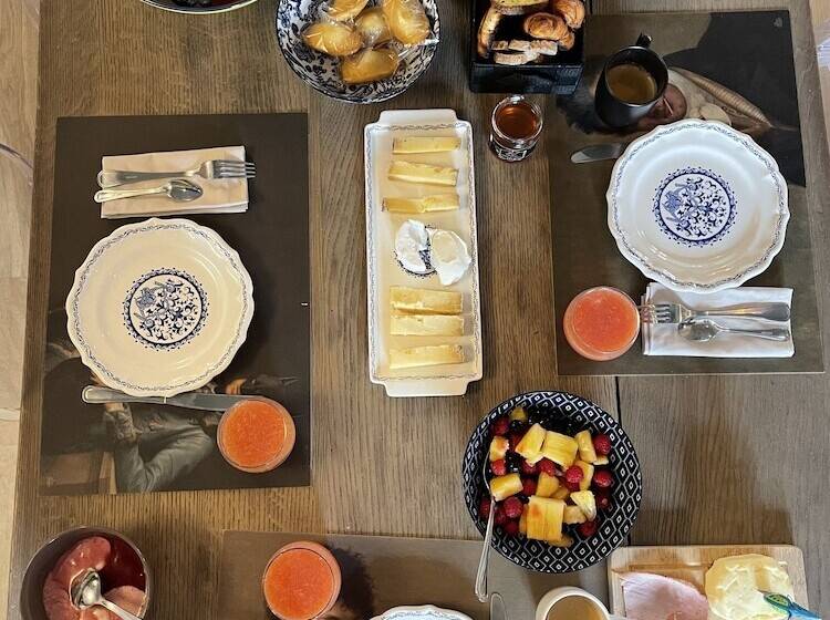 פנסיון Château De Meauce