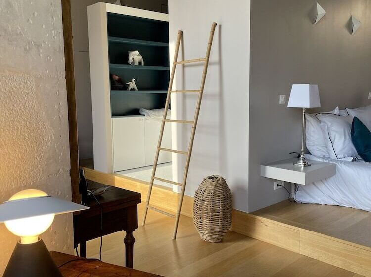 פנסיון Château De Meauce