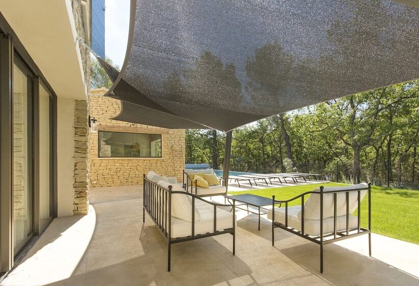 פנסיון L Instant Luberon