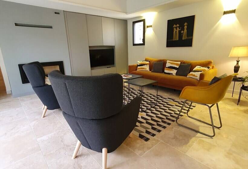 פנסיון L Instant Luberon