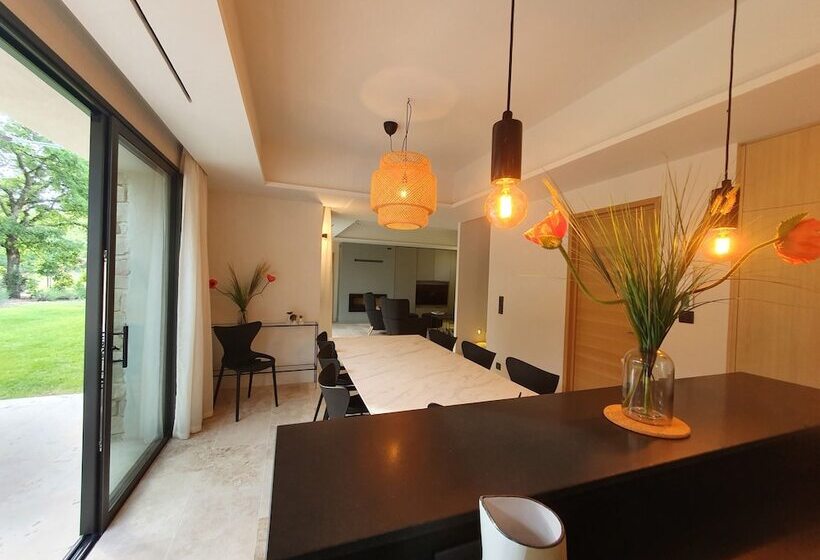 פנסיון L Instant Luberon