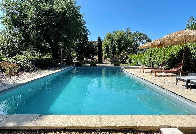 بنسيون La Serre Des Mourgues