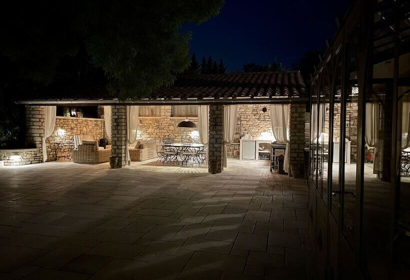 بنسيون La Serre Des Mourgues