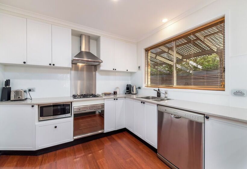פנסיון Modern 3br In Macquarie