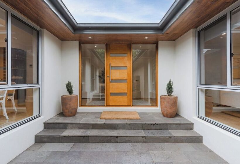 פנסיון Modern 3br With Gardens In Waramanga