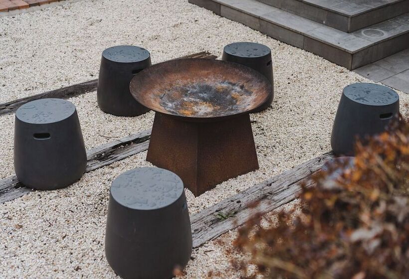 פנסיון Modern 3br With Gardens In Waramanga